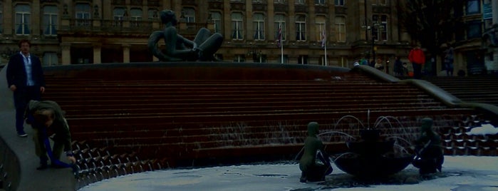 Victoria Square Fountain is one of Discover UK.