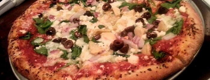 Blue Moon Pizza - West Village is one of Tempat yang Disukai Dameon.