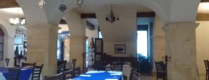 Coronita Restaurante is one of Tempat yang Disukai Luke.