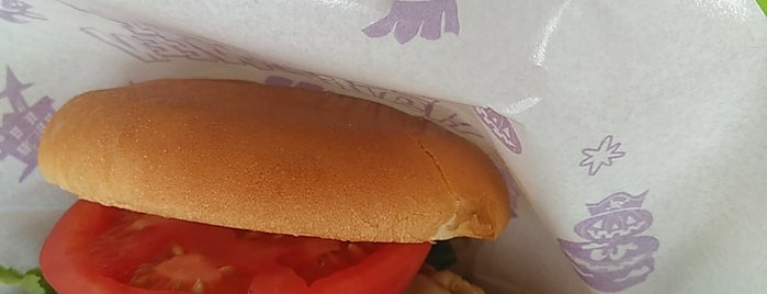 MOS Burger is one of Posti che sono piaciuti a Tsuneaki.