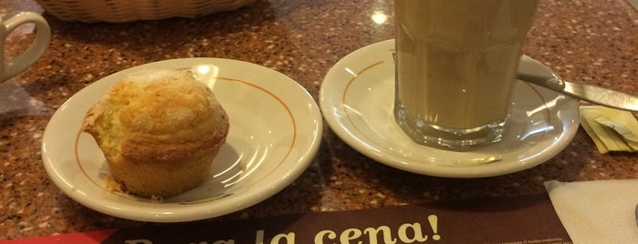 Madero Restaurant-Café is one of Locais curtidos por Nelly.