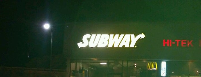 Subway is one of Lugares favoritos de Chad.