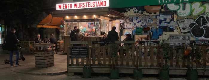 Wiener Würstelstand is one of Gesünder Essen In Wien.