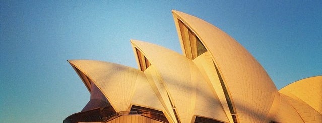 Teatro dell'opera di Sydney is one of Sydney Sightseeing.