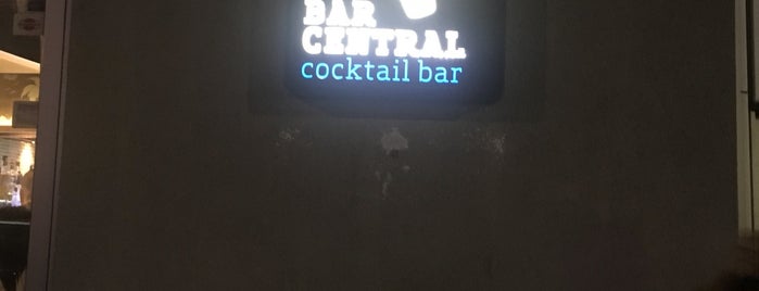 Bar Central is one of Tempat yang Disukai E.