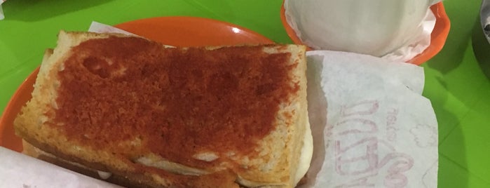 Düzdağ Tost is one of Eさんのお気に入りスポット.