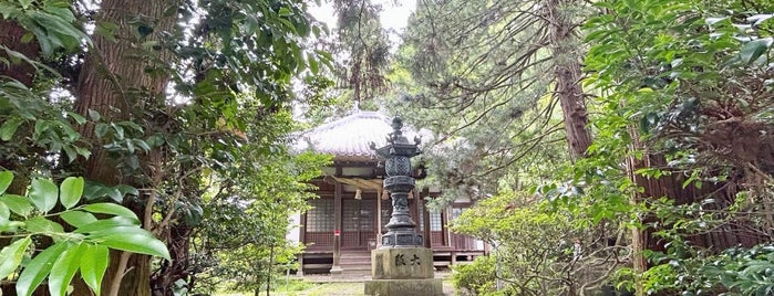 興法寺 is one of 役行者霊蹟札所.