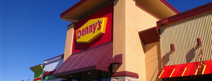 Denny's is one of Orte, die Chuck gefallen.