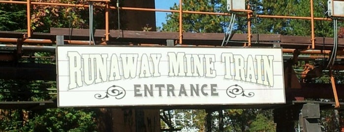 Runaway Mine Train is one of Kimmie's Saved Places.