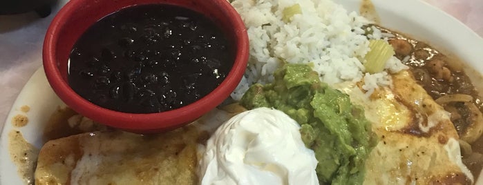 El Pueblito Mexican Restaurant is one of Posti che sono piaciuti a Tyler.