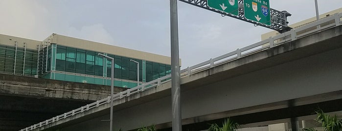 Metrobus Bay 10 is one of Miami Beach.