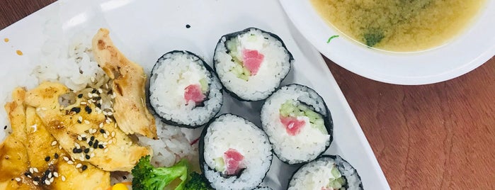 Lucky Sushi is one of Tempat yang Disukai Alejandra.