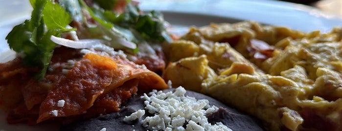 Demetria Restaurante is one of La mejor comida en Guadalajara!.