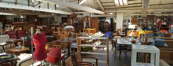 Antiques Warehouse is one of Hobart.