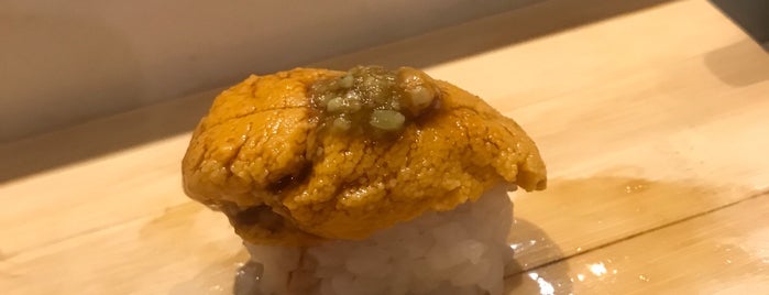 Umami Sushi is one of brianさんのお気に入りスポット.