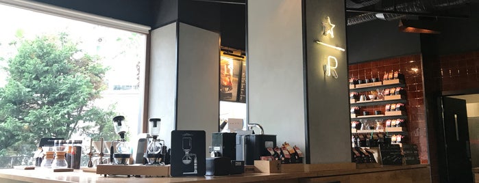 Starbucks Reserve is one of Posti che sono piaciuti a Fatih.
