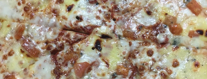 Spazzo Pizza is one of สถานที่ที่ Fatih ถูกใจ.