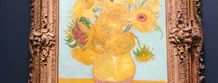 Sunflowers by Vincent Willem van Gogh is one of Locais curtidos por Lisa.
