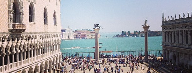 Piazza San Marco is one of "La ragazza che toccava il cielo" - Luca Di Fulvio.