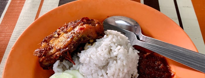 Nasi Lemak Pak Nan is one of Makan @ Utara,MY #13.