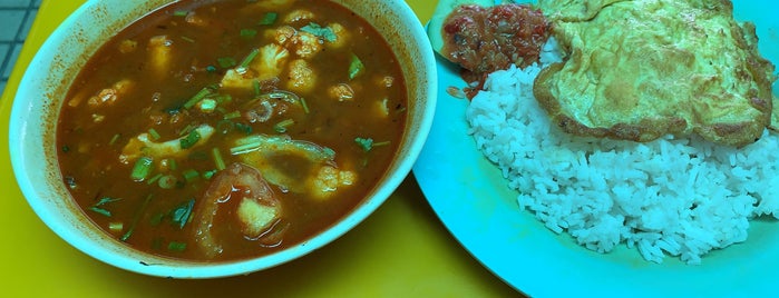 Menara Public Bank Food Court is one of Must-visit Food in Kuala Lumpur.