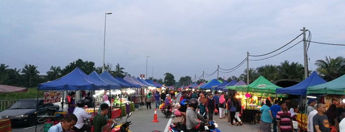 Pasar Malam Batu 8 is one of Makan @ Shah Alam/Klang #6.