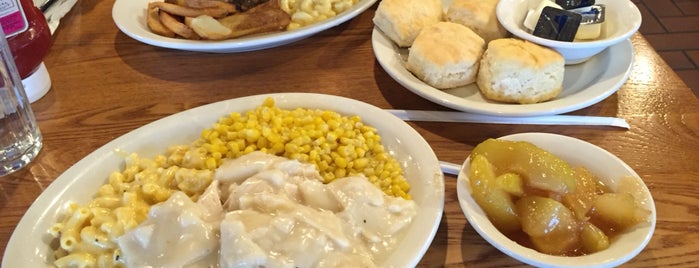 Cracker Barrel Old Country Store is one of Front Royal Food.