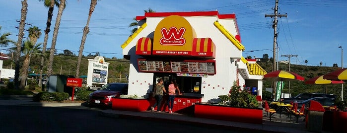 Wienerschnitzel is one of สถานที่ที่ Marsha ถูกใจ.