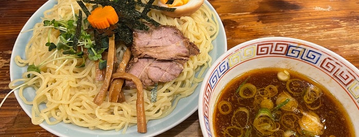 支那そば 三三五 is one of Top picks for Ramen or Noodle House.