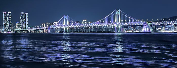 Gwangan Bridge is one of ミョンちゃんの素敵^^.