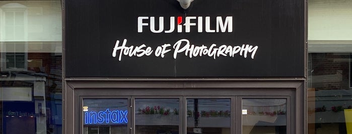 FUJIFILM House of Photography is one of Mike 님이 좋아한 장소.