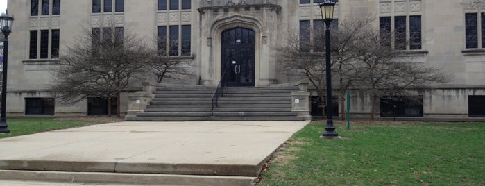 Buck Memorial Library is one of Illinois Wesleyan University.
