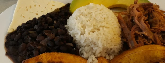 Los Pilones del Este is one of Food.