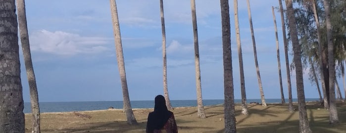 Pantai Penarik is one of Tempat yang Disukai ꌅꁲꉣꂑꌚꁴꁲ꒒.