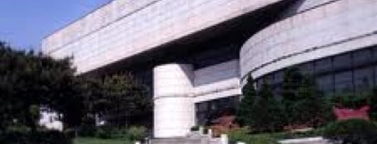 Yonsei University 100th Anniversary Memorial Hall is one of Yonsei University Sinchon Campus.