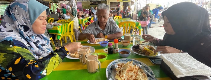 Warung Roti Canai Pak Shariff is one of 'theFLAME@Kundang's 'Halal Food' Spot.