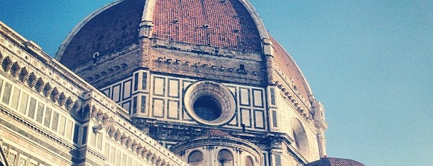 Plaza del Duomo is one of to do when in florence.