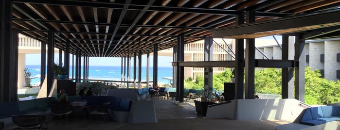 Grand Hyatt Playa Del Carmen Resort is one of Lieux qui ont plu à Manolo.