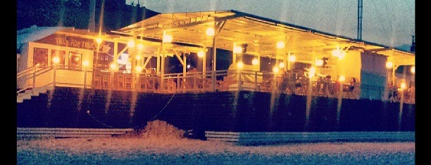 True Man Hot Boat is one of Tempat yang Disukai Victoriiа.