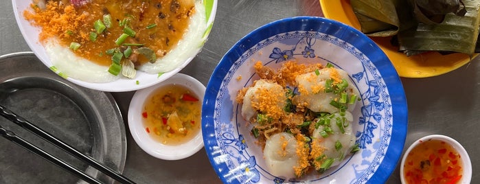 Ba Be (Banh Beo, Banh Nam, Banh Bot Loc) is one of Food in Da Nang/Hoi An/Hue.