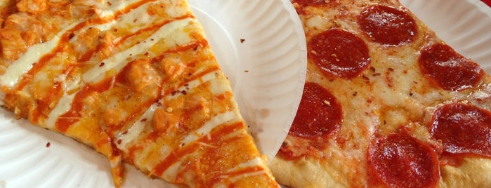 Wiseguy NY Pizza is one of Posti che sono piaciuti a Liz.