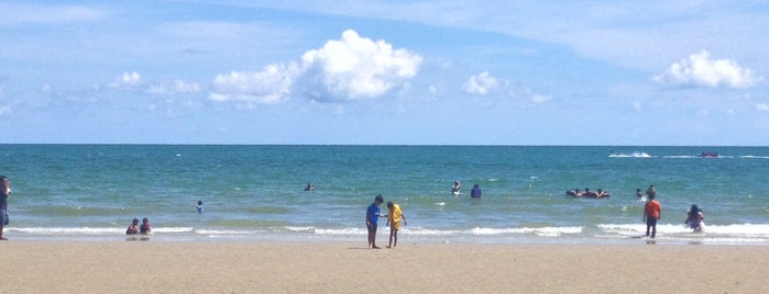 Mae Pim Beach is one of Tempat yang Disukai Oo.