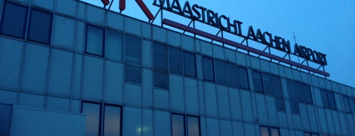 Maastricht Aachen Airport (MST) is one of สถานที่ที่ Dennis ถูกใจ.