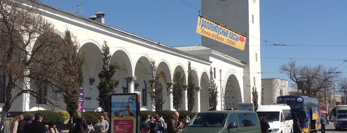 Железнодорожный вокзал «Симферополь» / Simferopol Railway Station is one of ялта.