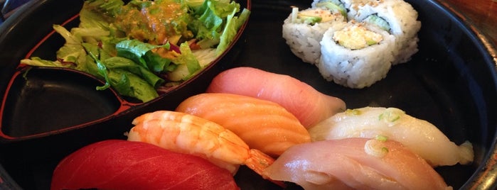 Oishi Sushi is one of Lugares favoritos de Erik.