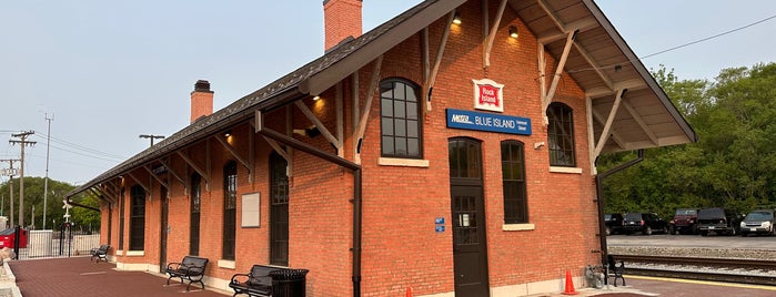 Metra - Blue Island Vermont Street is one of Train Stations.