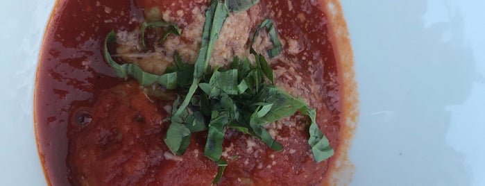 Ristorante Pomodoro is one of Pizza four à bois.