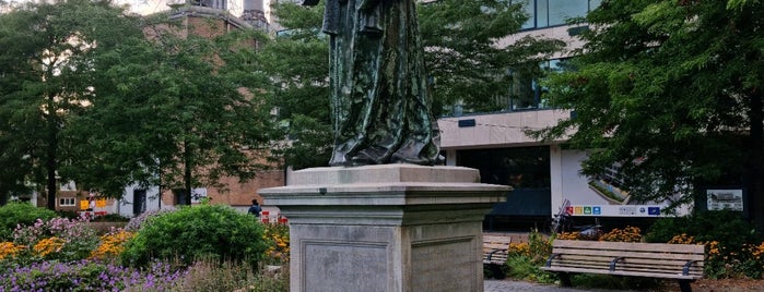 Standbeeld Erasmus (Hendrick de Keyser) is one of Nizozemí.