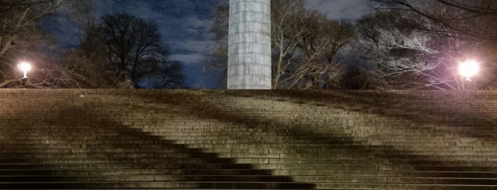 Prison Ship Martyrs Monument is one of Places to Explore.