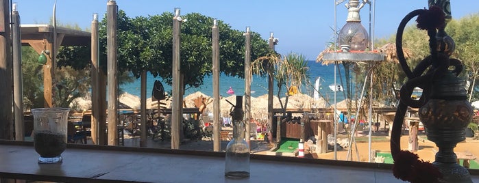 Nemo Beach Bar is one of Sarah'ın Beğendiği Mekanlar.